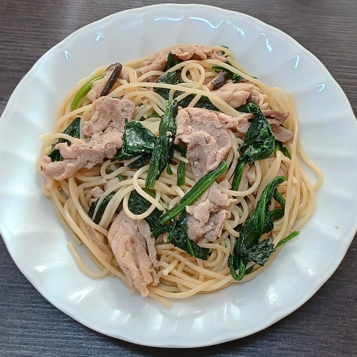 豚肉とほうれん草のパスタ